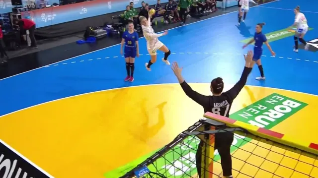 Rozhodující část zápasu Dánsko - Brazílie