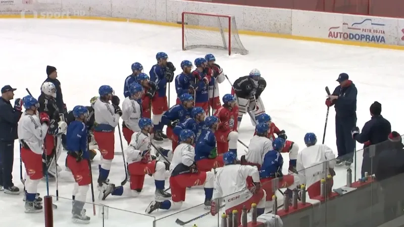 Čeští hokejisté trénovali přesilovky před EHT
