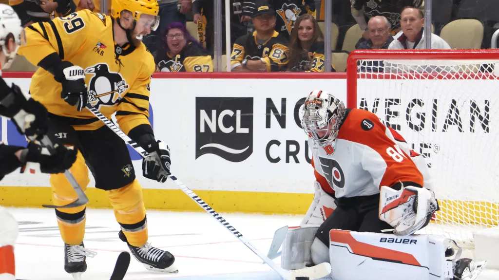 Daniel Vladař vychytal střelu Anthonyho Mantha