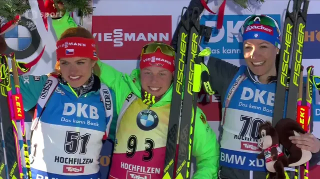 Vyhlášení vítězek po vytrvalostním závodu žen na MS v Hochfilzenu