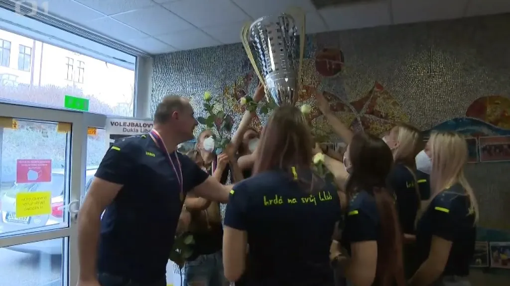 Volejbalistky Dukly Liberec oslavily titul v předčasně ukončené soutěži