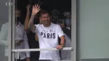 Messi už je v Paříži, kde zdravil fanoušky PSG. Ve středu by měl být představen jako posila