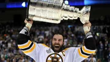 Zdeno Chára se Stanley Cupem