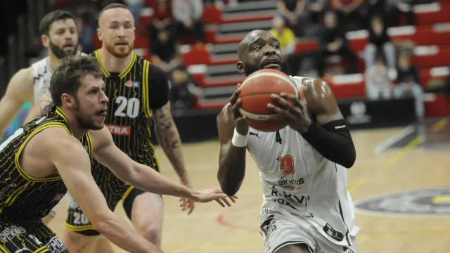 Basketbalisté Pardubic porazili i podruhé v ligové sezoně Opavu