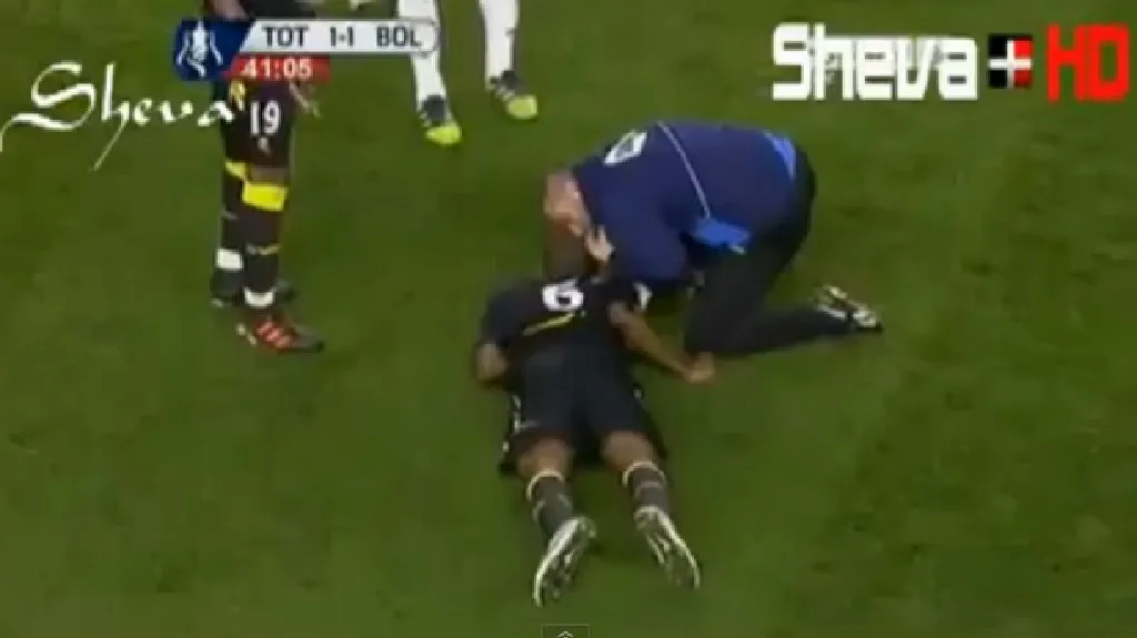 Bezvládně ležící Muamba