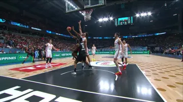 Němci se ujímají vedení nad Tureckem poté, co prohrávali 2:13