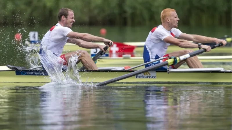 Vraštil s Kopáčem postoupili do finále, další posádky neuspěly