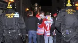 Oslavy fanoušků hlídali policisté