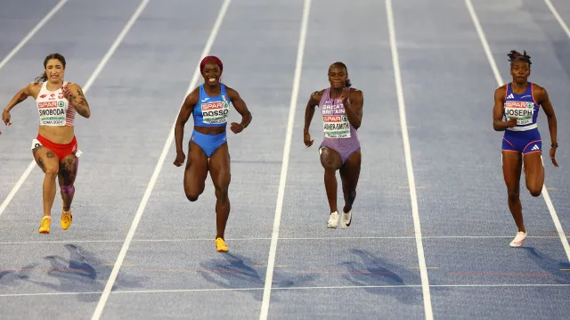 Ženskou stovku vyhrála Britka Dina Asherová-Smithová