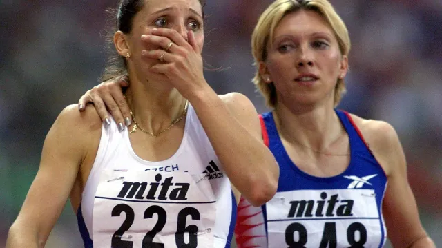 Archiv D: Zlaté pozdravy z Andalusie