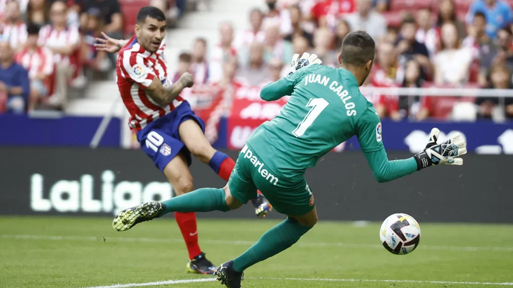 Ángel Correa skóruje proti Gironě