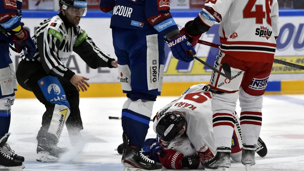 Olomoucký Jan Káňa mstil spoluhráče, složil Rhetta Hollanda