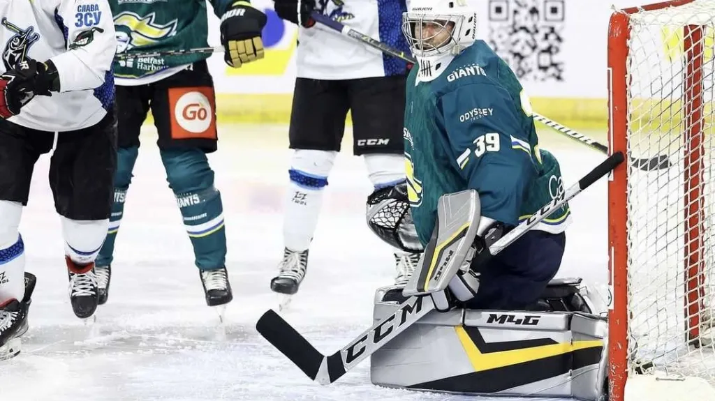 Petr Čech v brance klubu Belfast Giants při charitativním duelu