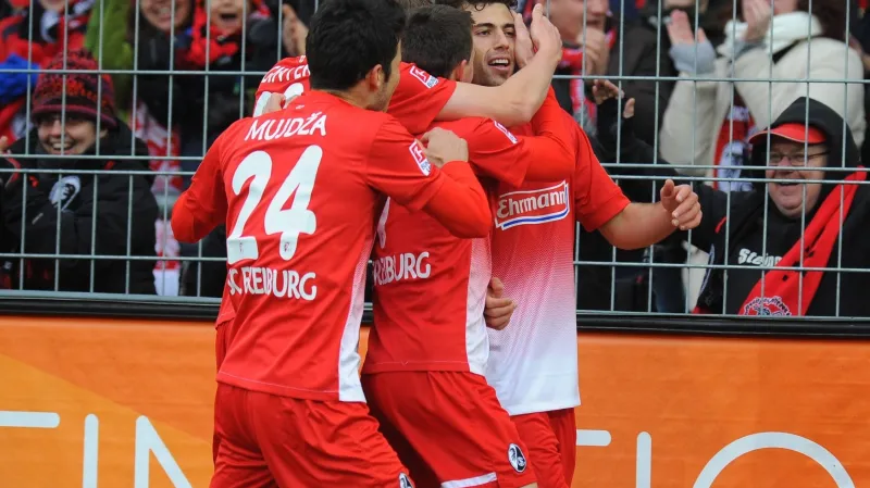 Slavící fotbalisté Freiburgu