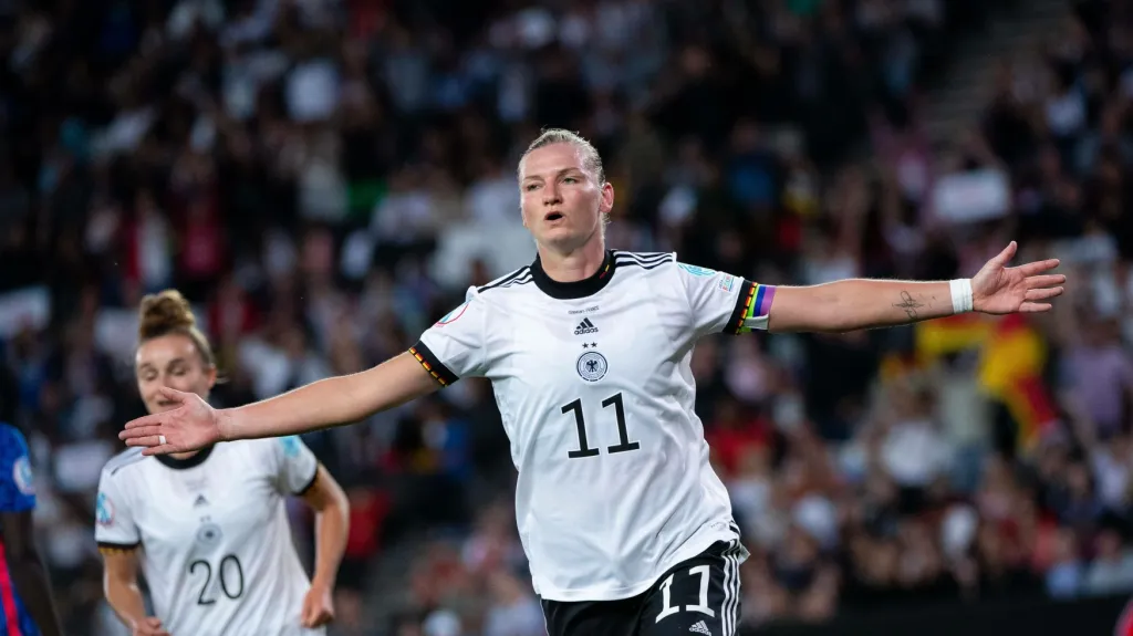 Německá kapitánka Alexandra Poppová