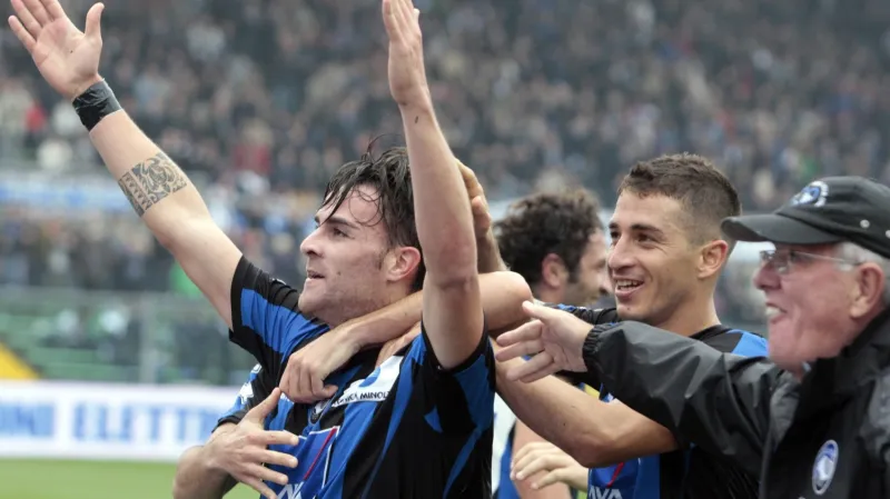 Slavící hráči Atalanty Bergamo