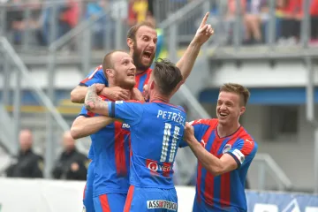 Slavící plzeňští fotbalisté