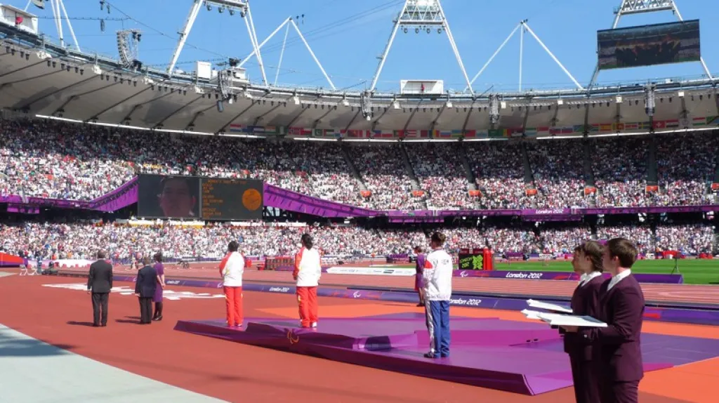 Neuvěřitelná divácká kulisa na londýnském atletickém stadionu