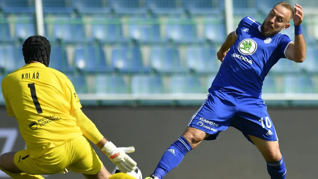 Jiří Skalák v souboji s Ondřejem Kolářem