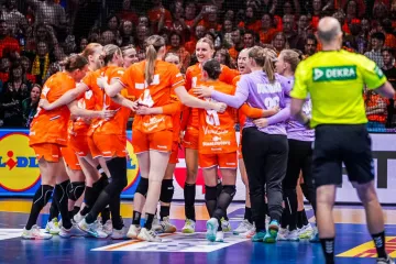 Nizozemské házenkářky slaví vítězství nad Argentinou