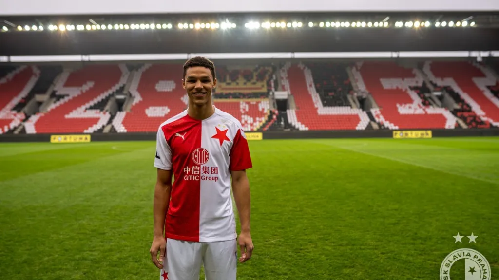 Nová posila Slavie Alexander Bah