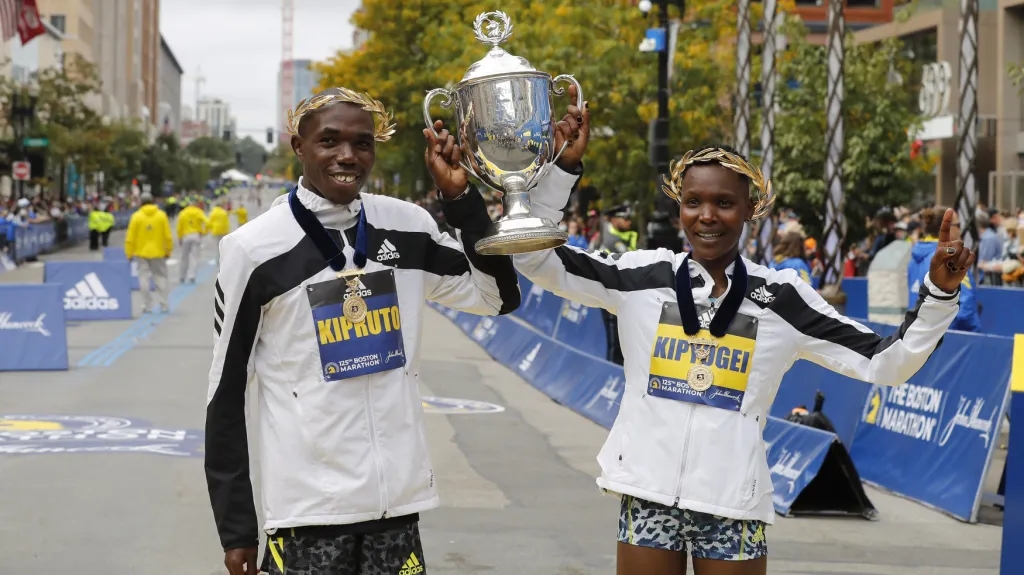 Benson Kipruto a Diana Kipyogeiová