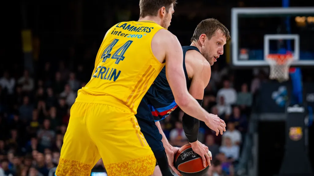 Jan Veselý v euroligovém utkání s Albou Berlín