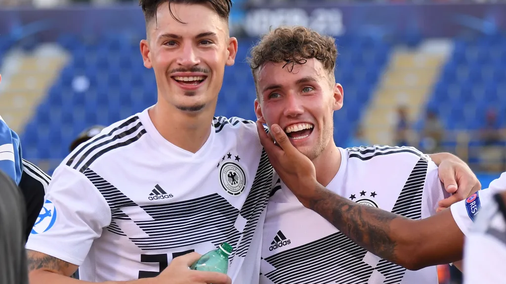 Němečtí reprezentanti do 21 let Robin Koch a Luca Waldschmidt 