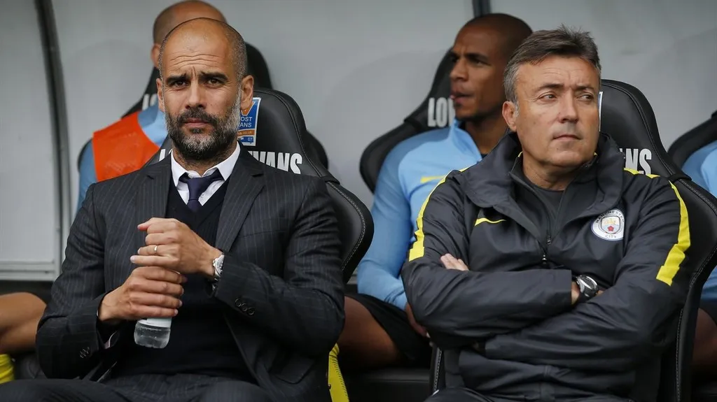 Dlouholetý Guardiolův asistent Domenec Torrent (vpravo)