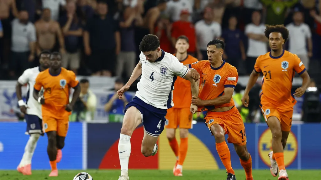 Angličan Declan Rice v akci v utkání proti Nizozemsku
