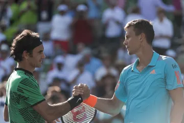 Roger Federer (vlevo) a Tomáš Berdych
