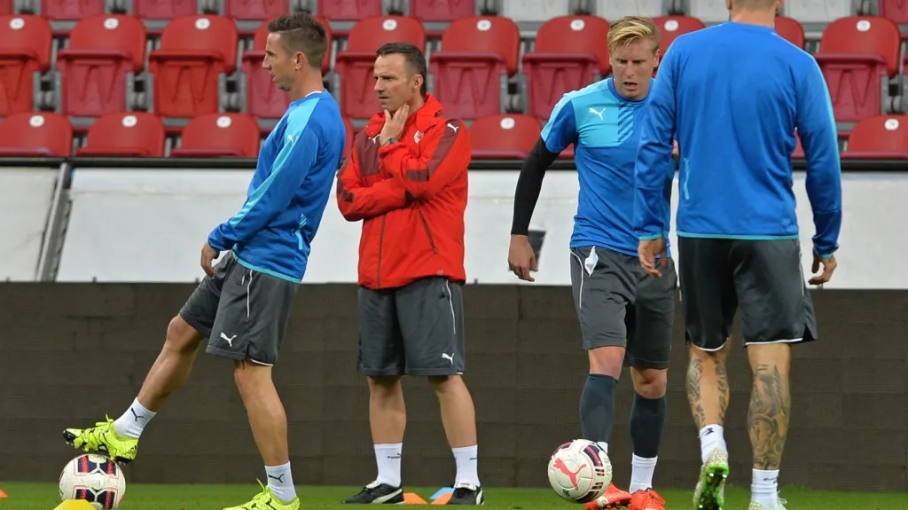 Karel Krejčí s hráči Plzně