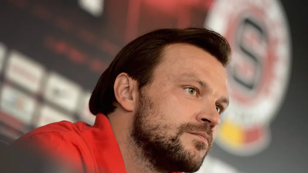 Tomáš Ujfaluši podepsal na Letné smlouvu na jeden rok s opcí