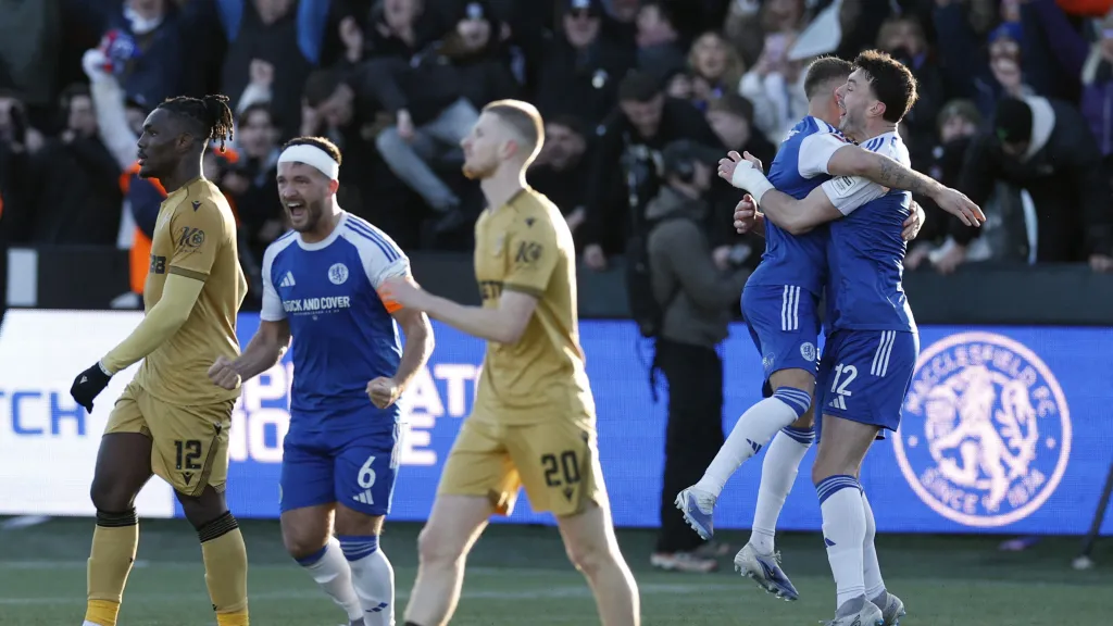 Radost fotbalistů Macclesfieldu po triumfu nad Crystal Palace