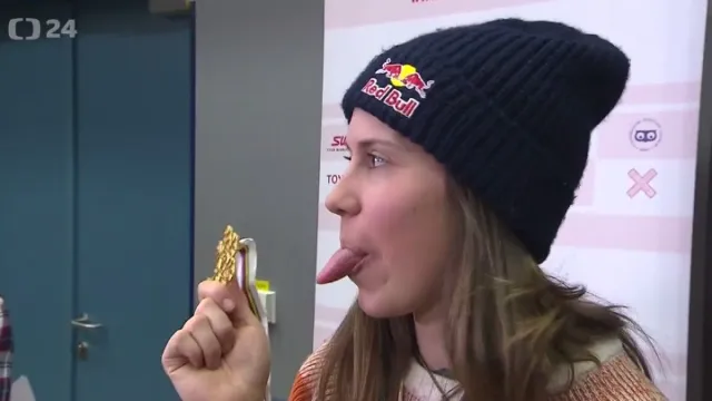 Novopečená mistryně světa Samková je zpět v ČR