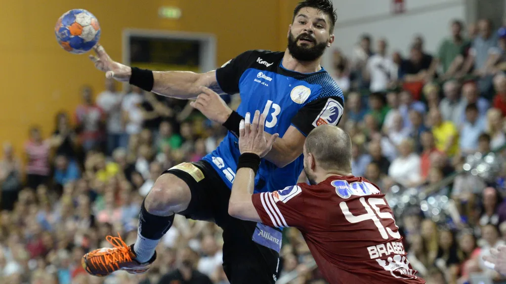 Milan Škvařil (vlevo) v dresu Plzně