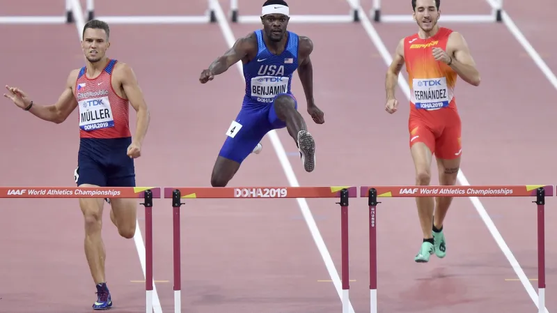 Vít Müller v rozběhu na 400 metrů překážek