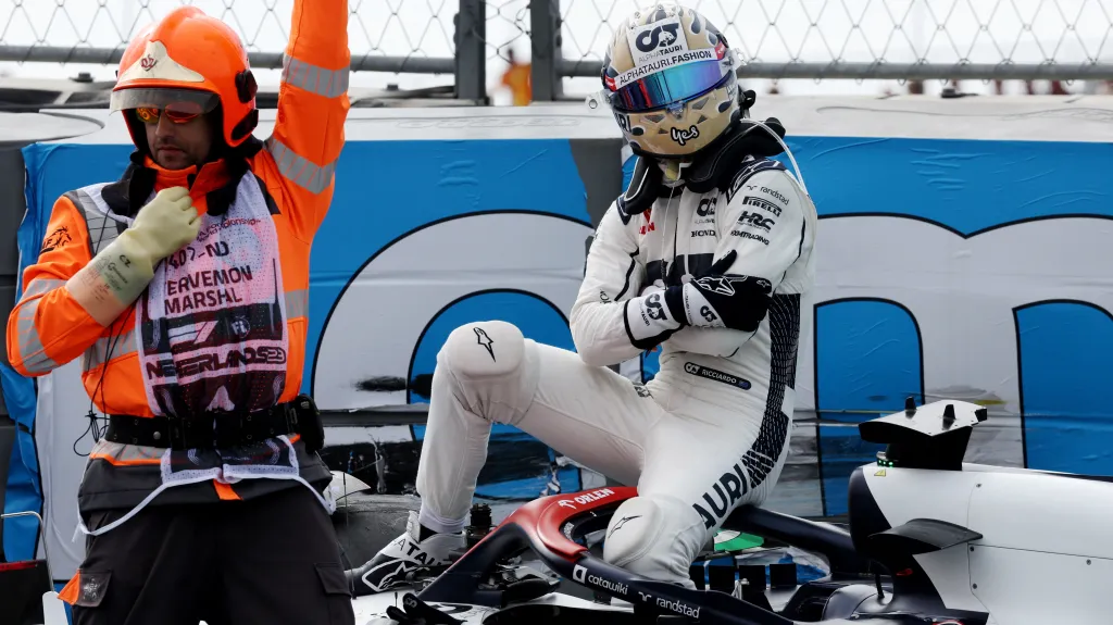 Daniel Ricciardo po nehodě v tréninku