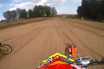 Michek se po dvou výhrách dostal do čela MČR v motokrosu