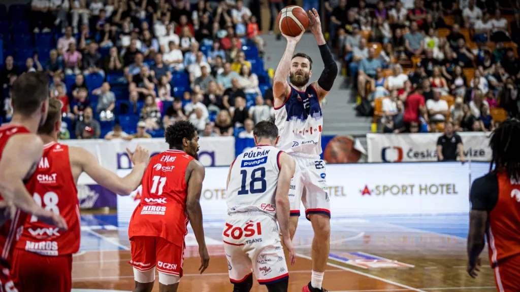 Semifinálové utkání Brno – Pardubice