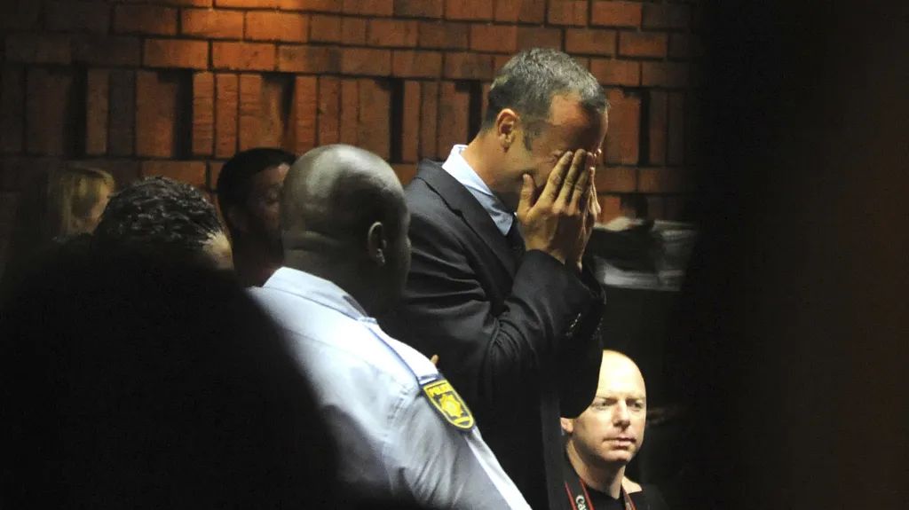 Oscar Pistorius se u soudu rozplakal
