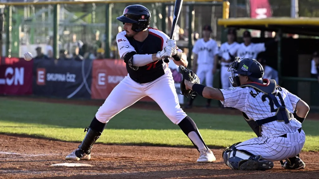 Martin Kalábek na odpalu v utkání s Japonskem