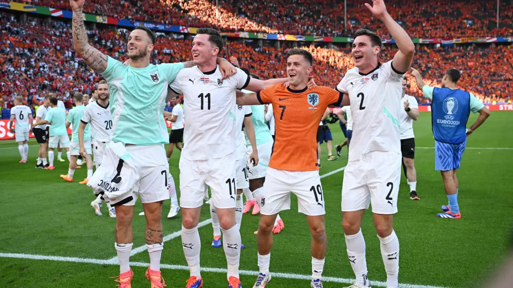 Radost fotbalistů Rakouska z postupu do osmifinále