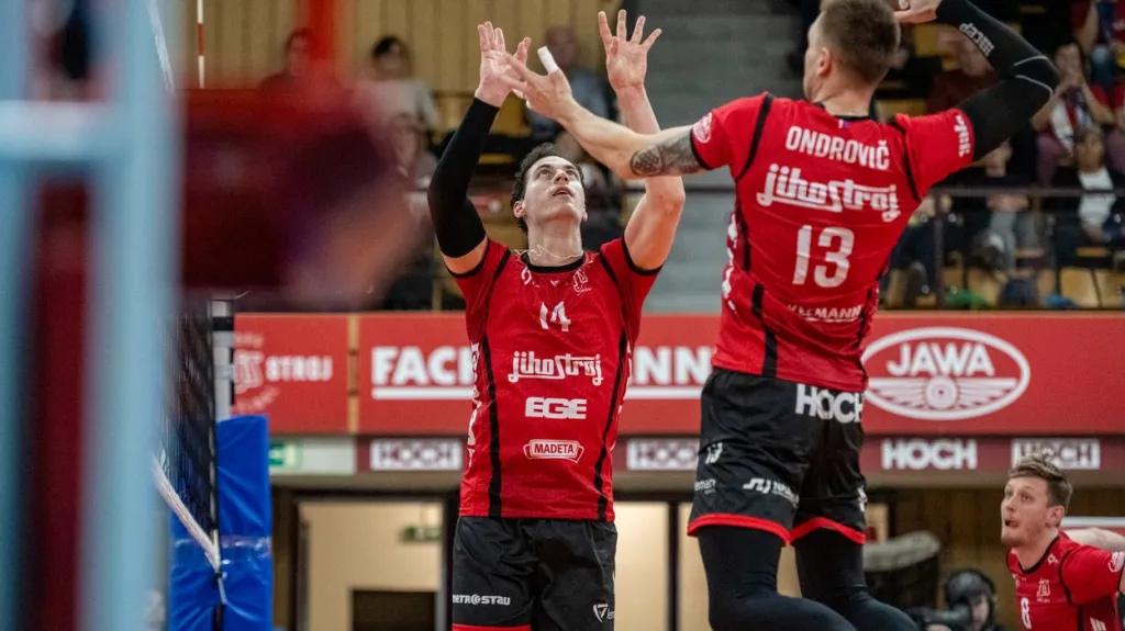 Volejbalisté Jihostroje v útoku