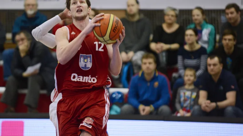 Basketbalisté Svitav se dočkali první výhry, doma zdolali těsně Pardubice