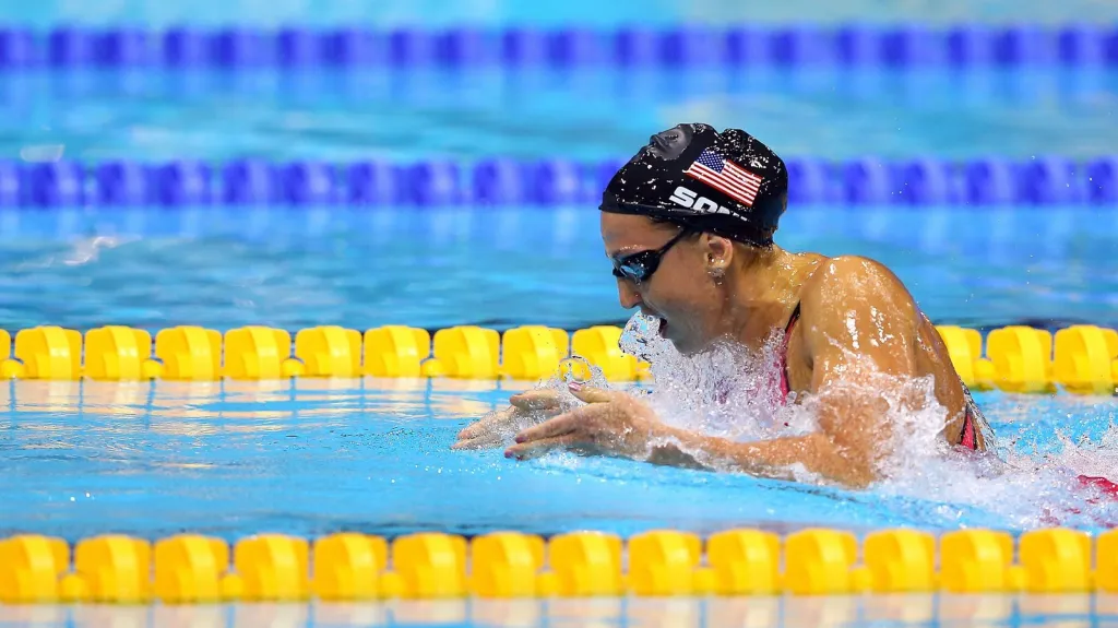 Americká plavkyně Rebecca Soniová 