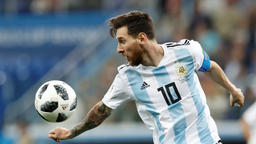 Lionel Messi zabojuje s Argentinou o naději na postup
