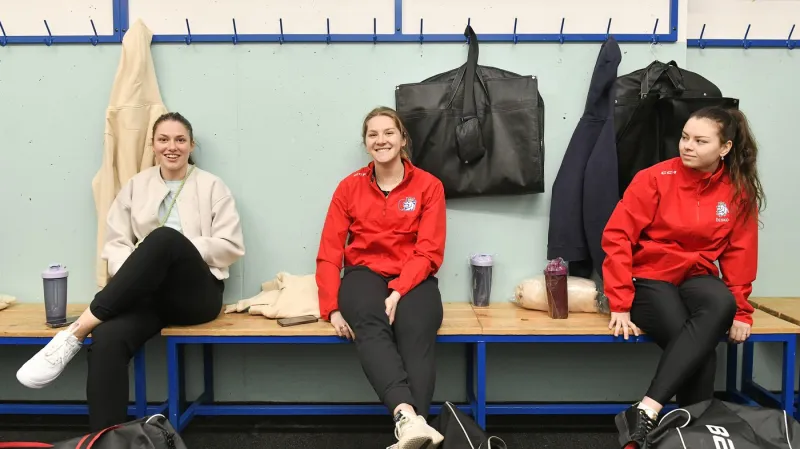 Hokejistky ve středu vstoupí do programu MS