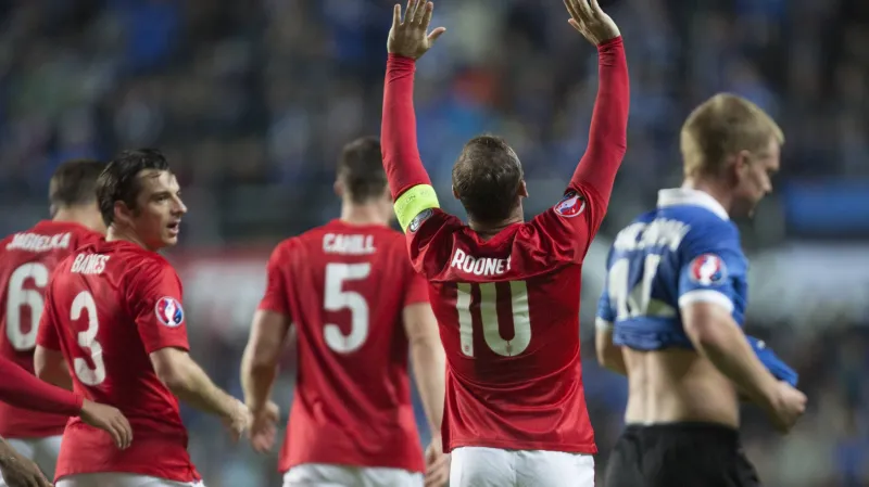 Wayne Rooney oslavuje vstřelenou branku za Anglii