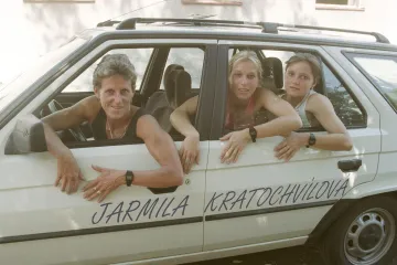 Jarmila Kratochvílová a její svěřenkyně Hana Benešová a Ludmila Formanová (1998)